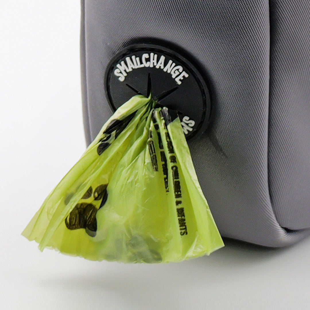 Taschen-Set für entspannte Spaziergänge stilvoll & funktional mit einer Hundekotbeutelhalterung.