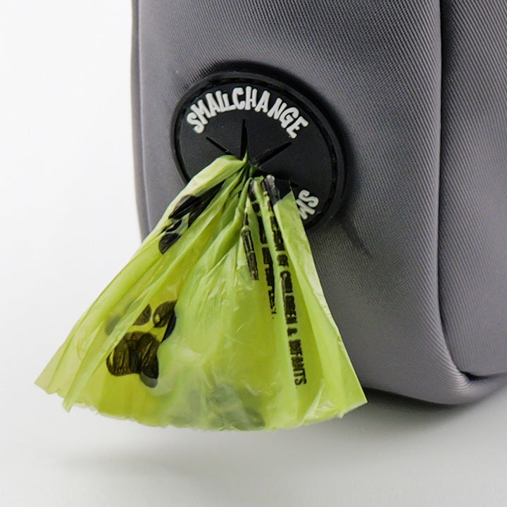 Taschen-Set für entspannte Spaziergänge stilvoll & funktional mit einer Hundekotbeutelhalterung.